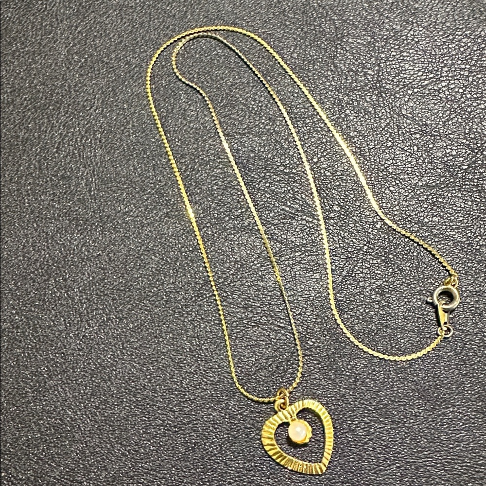 61.  Ronte Of Beverly Hills Heart Pendant Simulated Pearl Vintage Necklace